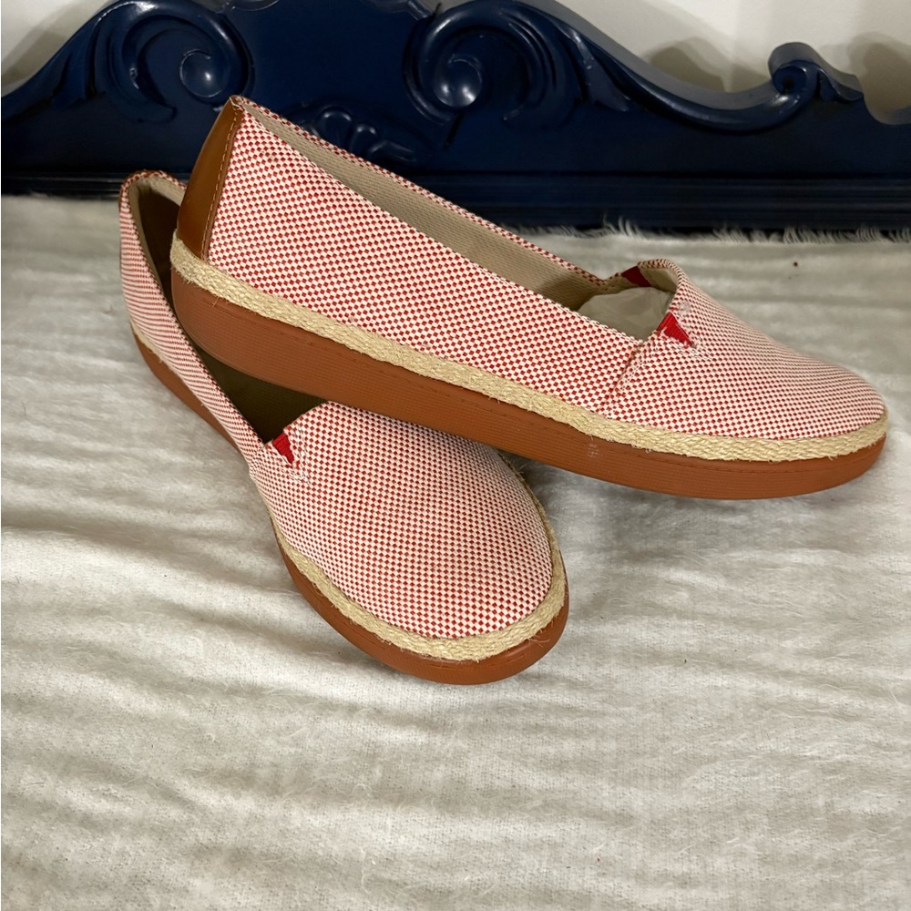 Trotters Stylish Red woven Women's Shoes Size 10.5 N